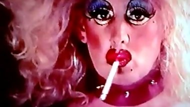 Smoking PVC Dragqueen