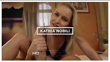 Mom helps son with broken arm - WWW.HORNYFAMILY.ONLINE