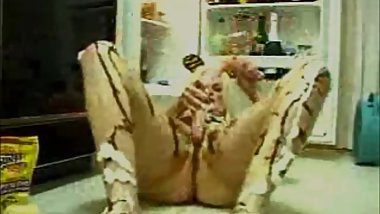 Messy Food Fetish Zoe Zane & Toy in Her Tight Ass