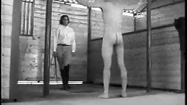 slave whipped by riding mistress(blak)