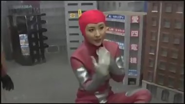 becoming ultra girl behind scene1