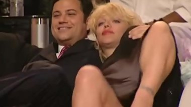 SEXY POWERFUL AMAZING GREAT LONG UPSKIRT OPEN SPREAD LEGS