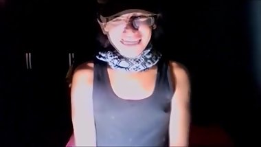 MOJADITA... EXTRAÑANDO LA VERGOTA DE MI SOBRINITO.....