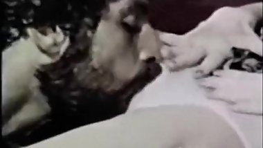 Jeffrey Hurst and Unknown Beauty in 70s loop