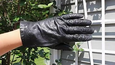beautiful vintage leather gloves