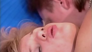 Retro porn: blonde teen fucked by a massive cock