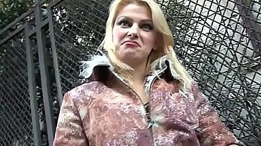 A spasso per Milano ...a gambe aperte (Full Porn Movie)