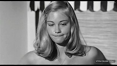 Cybill Shepherd - Vintage nude, Teen girl topless - The Last Picture Show (1971)