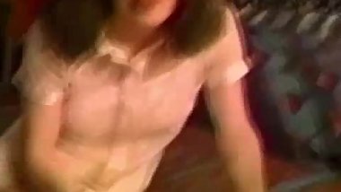 Amateur retro babe pussydrilled by older guy