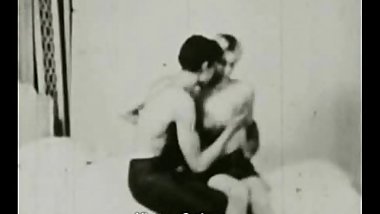 Amateur Couple in Oral Sex Twist (1950s Vintage)