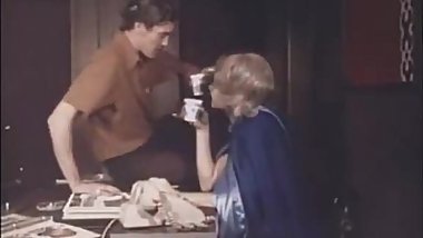 John Holmes, Cyndee Summers, Suzanne Fields in vintage sex clip