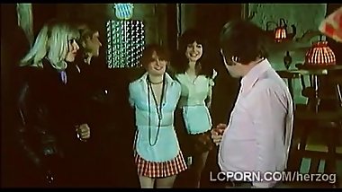 Blondie pays her taverns bills sucking her horny barman