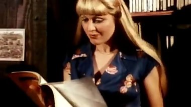 Aunt Pegs John Holmes, Richard Kennedy, Sharon York in vintage porn scene