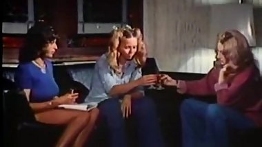 Amber Hunt, Maryanne Fisher, Mitzi Fraser in vintage xxx video
