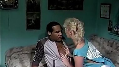 Alexa Parks, JJ Goodbar in fat black cock for snowflake'_s pussy in 80s porn