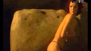 EIGHTIES MODEL EVA HERZIGOVA CLIP