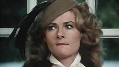 Hard fuck for retro girl on the floor