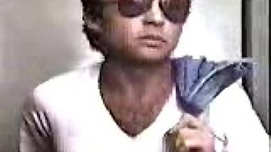 violacion en el ascensor(2)