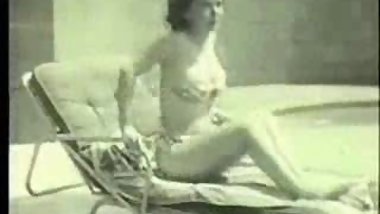 Girl vintage piscine