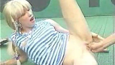 Blonde fisting anyone?..RDL