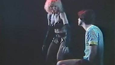 Long Jeanne Silver + Carol Connors