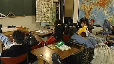 Gli esami anali delle liceali (3 of 4)