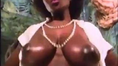 Vintage Black MILF Amazing Big Tits - Ameman