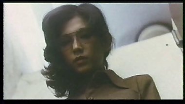 Female Teacher : Boy Hunting (1975)