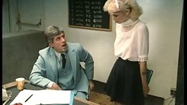 Carezze linguali - La porno allieva