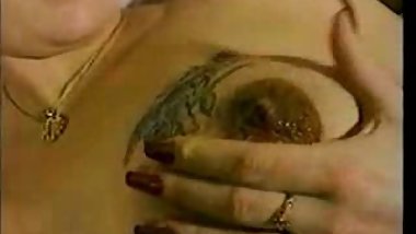 Natural pregnant prelactating nipple