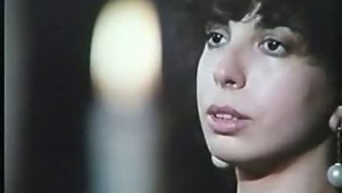 Brunettes: Short Hair vs Curly