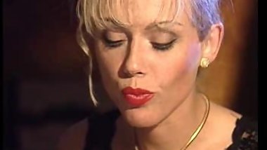 Kelly Trump - Au service de Madame