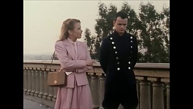Anita Rinaldi in Betty Blue pleated skirt scenes