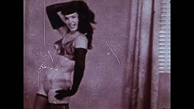 BETTIE'S RUMBLE - vintage stockings tease (non nude)
