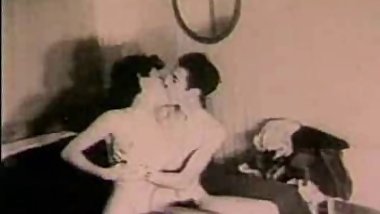 Vintage couple fuck at home - part 1