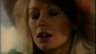 Unterm Rockchen stoesst das Bockchen 1974