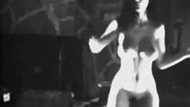 SUSIE Q - vintage big boobs go-go dance tease