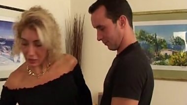 Beurette auto stoppeuse qui se fait prendre le cul