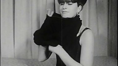 High Society Lady Show Her Cunt