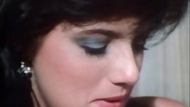 Christy Canyon, Bunny Bleu, Blondi in vintage sex scene