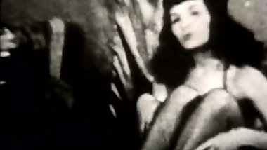 Brunette Bombshell Dances Seductively for Men (Vintage)