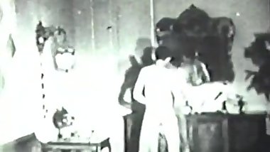 Bisexual Threesome on Its Way to MMF Orgasms (1930s Vintage)