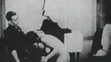 Painter Seduces and Fucks a Single Girl (1920s Vintage)