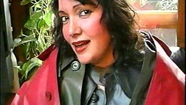 Dolores in Klepper und Gummi