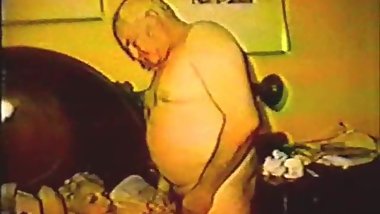 Grandpa jerks off on granny tits