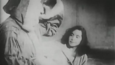 Santa Claus Always Knows what Girl Wants (1940s Vintage)
