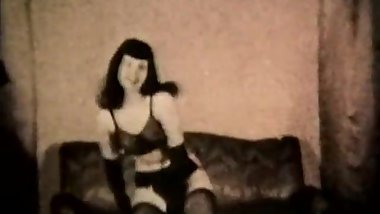 Betty's Fantastic Belly Dance (1950s Vintage)