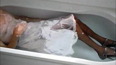 pink slip ( from the USA) in the bath .