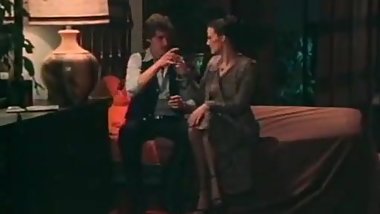 John Holmes, Chris Cassidy, Paula Wain in vintage porn clip