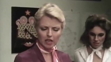 Juliet Anderson, Lisa De Leeuw, Little Oral Annie in classic